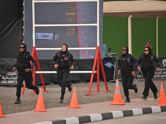 فريق SWAT المكون من نساء بالكامل في شرطة دبي يتألق في المواجهة