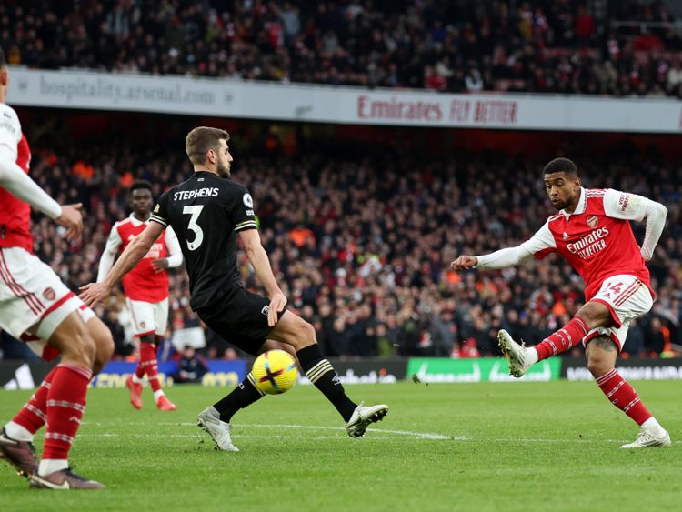 English Premier League: Arsenal seal last-gasp win in thriller