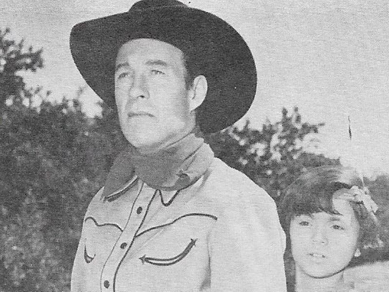 Robert Blake and Bill Elliott in 'Cheyenne Wildcat' (1944)