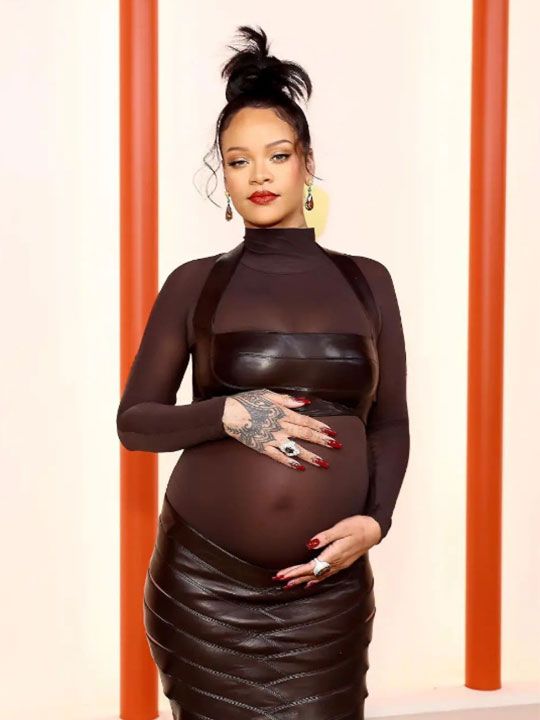 Rihanna pregnant