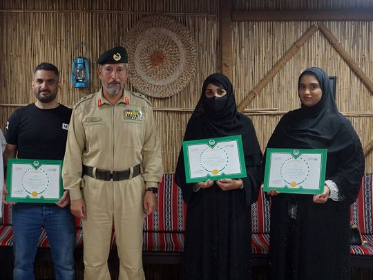 Dubai_Police_honours_3_Individuals_for_Cooperation-1679849370884