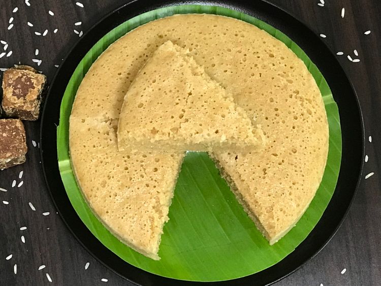 Kerala Mutta / Egg Puttu / Egg Steamed Rice Cake - Mozis Menu