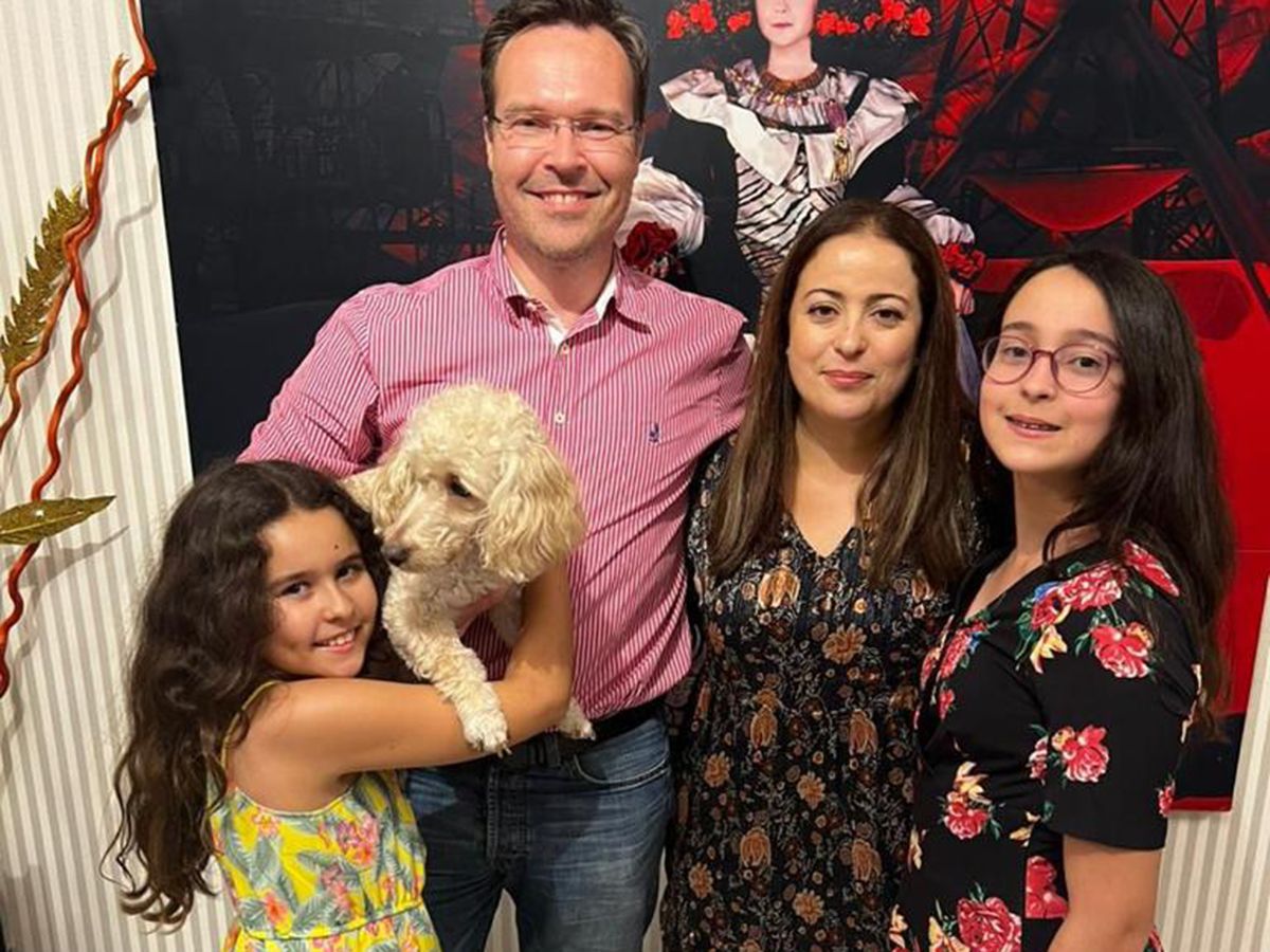 Houda Naji and Casper Tribler with their children, Sofia and Julia