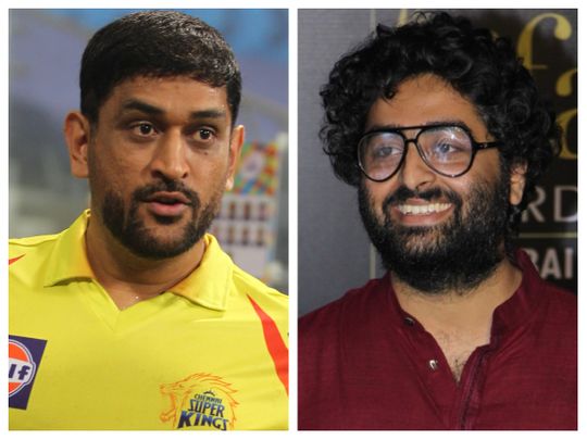 Cricketer MS Dhoni and Bollywood singer Arijit Singh