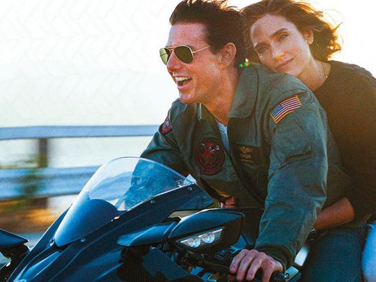 Jennifer Connelly and Tom Cruise in Top Gun: Maverick (2022)