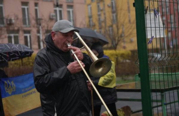 musician-80-vows-to-play-trombone-in-kyiv-until-we-win-1680956448-2266-1680960262193