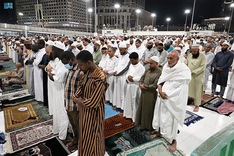 Huge crowds attended the Grand Mosque on the night of the 17th of Ramadan.