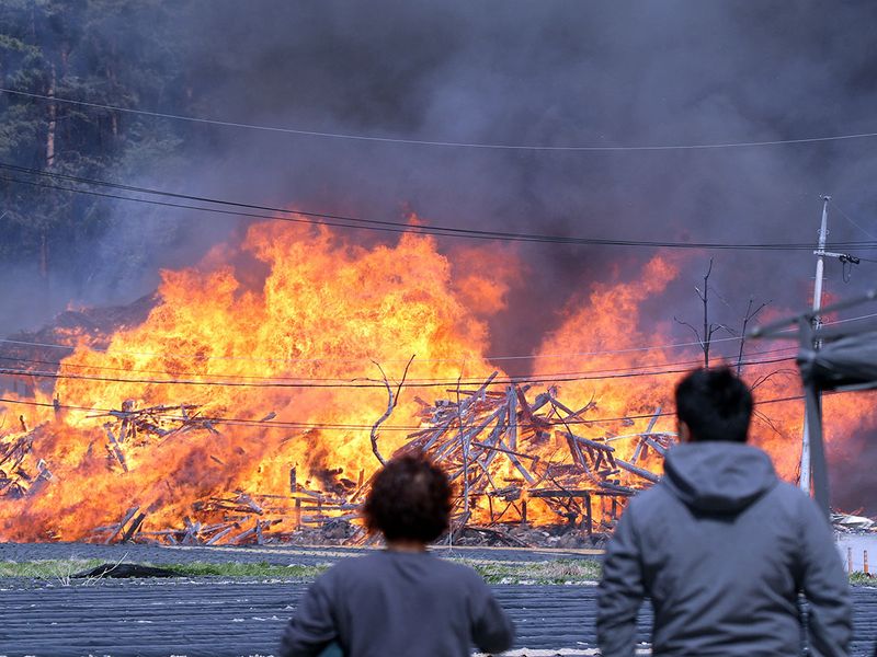 2023-04-11T050218Z_1790415728_RC24C0A4PZ4Y_RTRMADP_3_SOUTHKOREA-FIRE-(Read-Only)