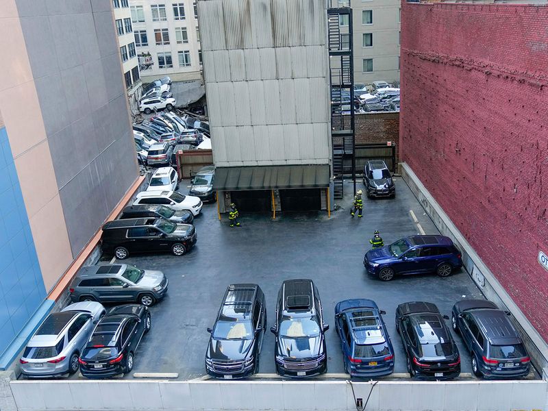 Copy-of-Parking_Garage_Collapse_61019--6334a