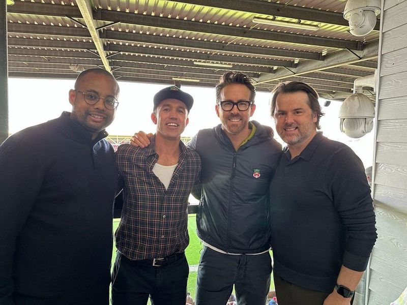 Wrexham owners actors Ryan Reynolds and Rob McElhenney with friends
