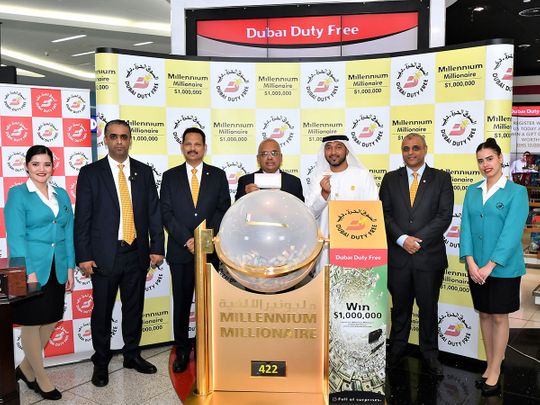 DDF-COO-Ramesh-Cidambi-along-with-senior-managers-conducted-the-draw-for-DDF-Millennium-Millionaire-Series-422-1683715111781