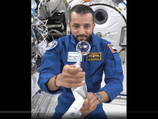 Obejrzyj: Astronauta z Emiratów Sultan Al Neyadi demonstruje, jak woda porusza się w kosmosie
