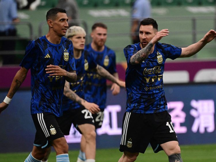 Messi Mania In Bejing! - Rediff.com