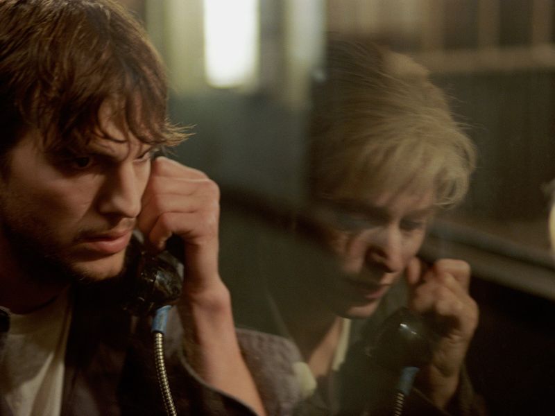 Melora Walters and Ashton Kutcher in 'The Butterfly Effect' (2004).