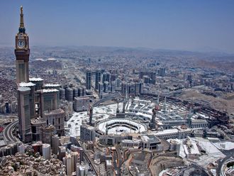 Saudi Arabia prepares 4,000km of roads for Hajj