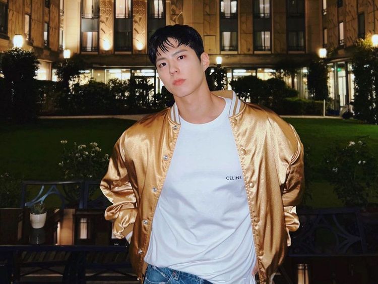Park Bo-gum signs with THEBLACKLABEL