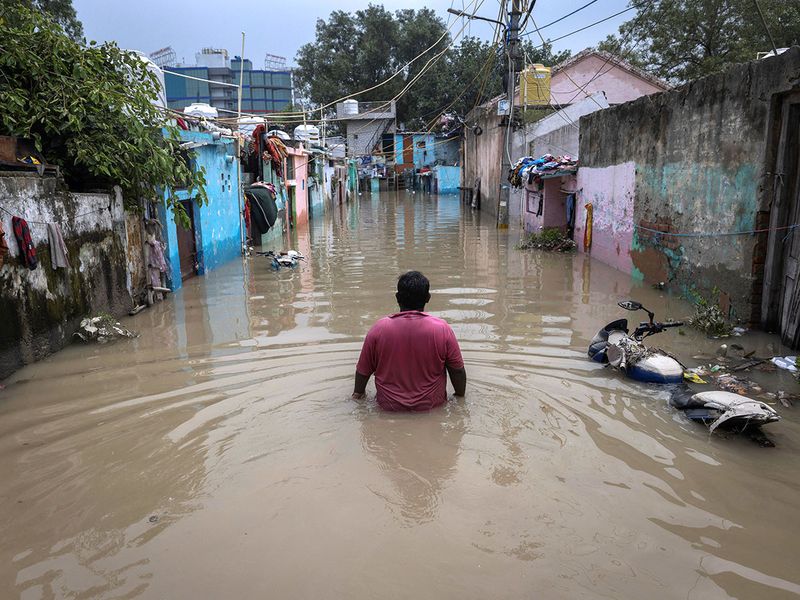 2023-07-14T134453Z_1018390268_RC2T22APRESX_RTRMADP_3_ASIA-WEATHER-INDIA-MONSOON