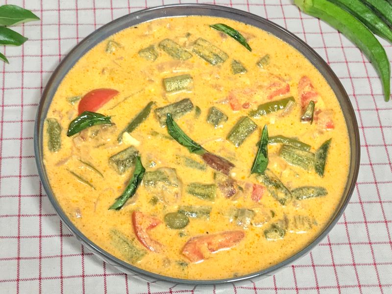 Vegan Kerala-style Vendakka Mappas 