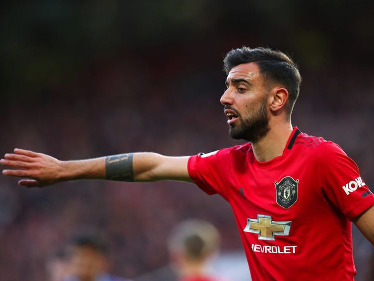 Bruno Fernandes shirt number hint dropped by Man Utd after