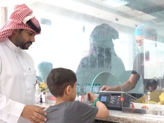Saudi Arabia: Smart system regulates schoolkids’ food spending  