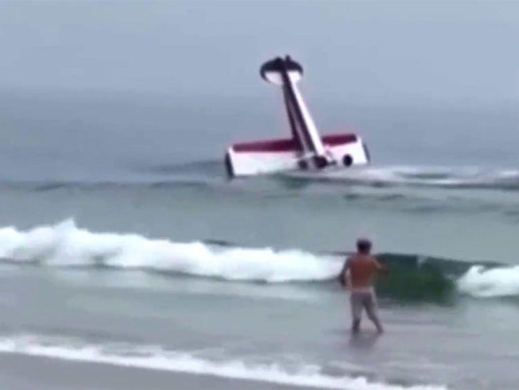 plane crashes into water