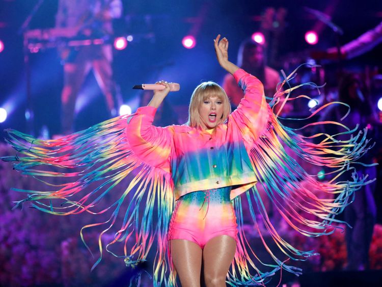 Taylor Swift urged to postpone Los Angeles shows