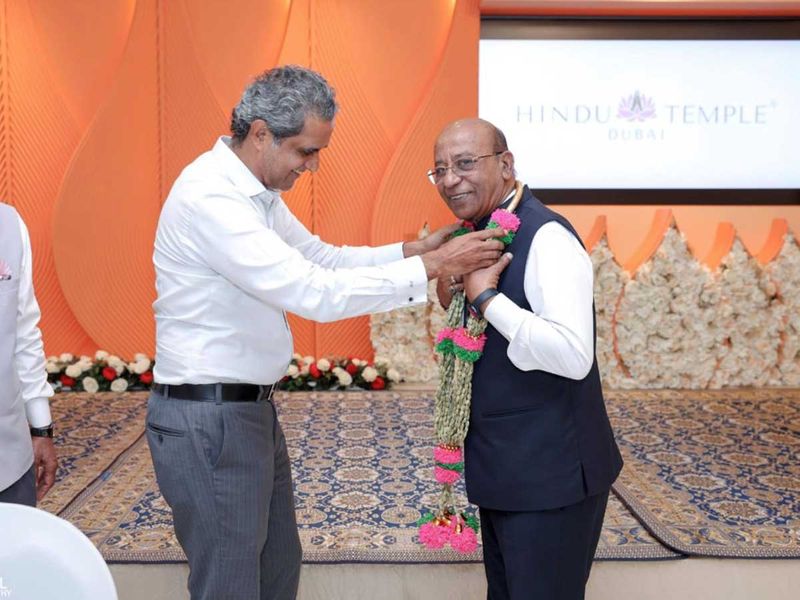 Raju Shroff honours Gopal Kookani