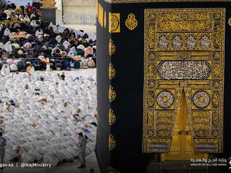 Over a million converge on Mecca and Medina