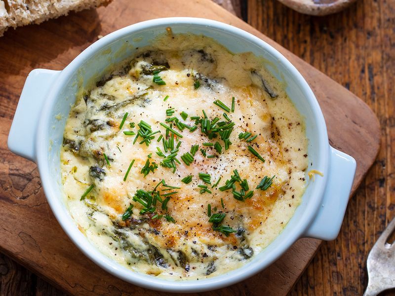  spinach with bechamel and eggs