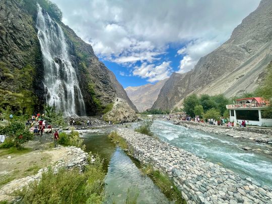 Skardu-Ashfaq-9-waterfall-1692508665595