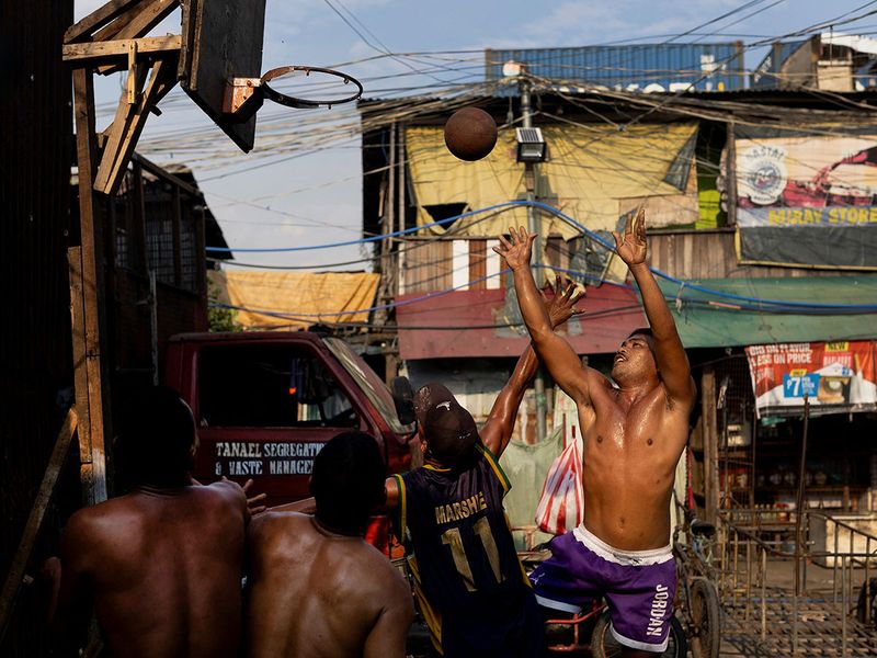 2023-08-23T230105Z_127239488_RC2802A7UHYF_RTRMADP_3_BASKETBALL-WORLDCUP-PHILIPPINES-FANS-(Read-Only)