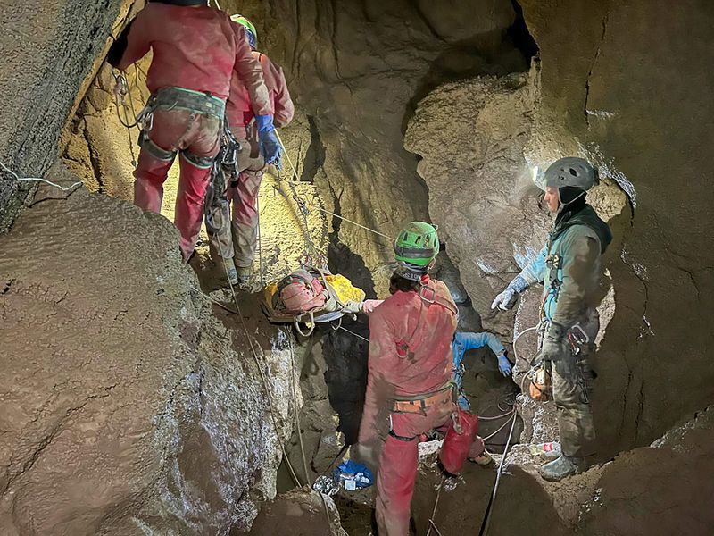 APTOPIX_Turkey_Cave_Rescue_74634--98aa3