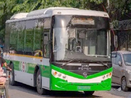 US, India collaborate on 10,000 electric buses for cleaner cities