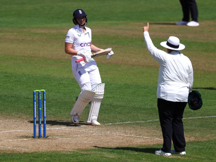 First Female Umpire in English County Cricket Championship - The New York  Times
