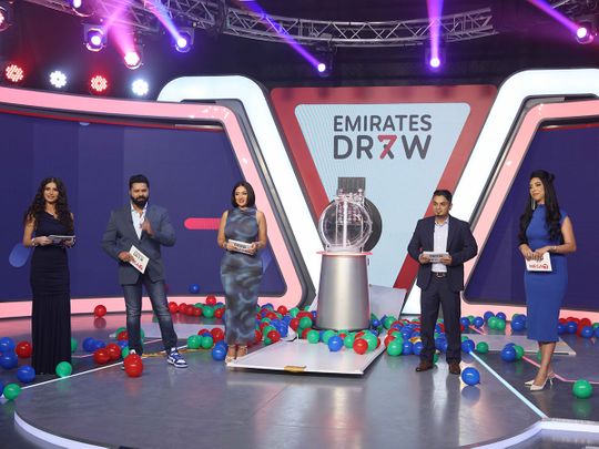 Emirates Draw Presenters with New Draw Machine_1200x900