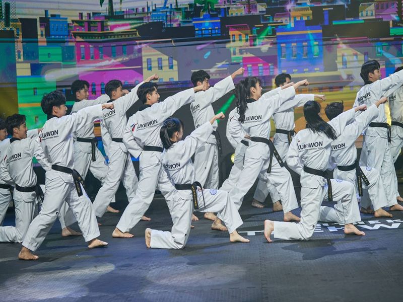  ‘On the K: Taekwon’, a show which merges the martial art of Taekwondo and K-Pop will also be screened on the second day.