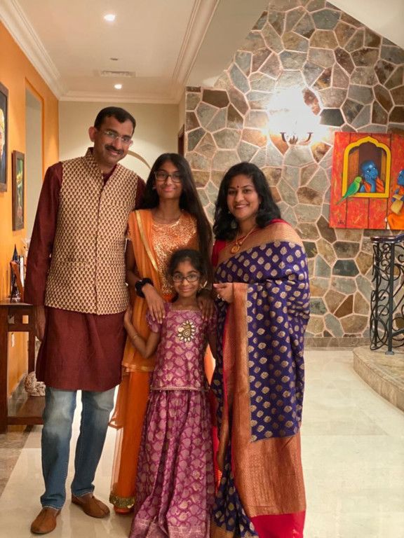 Manjari and Family, Jumeirah Island-1698210204705