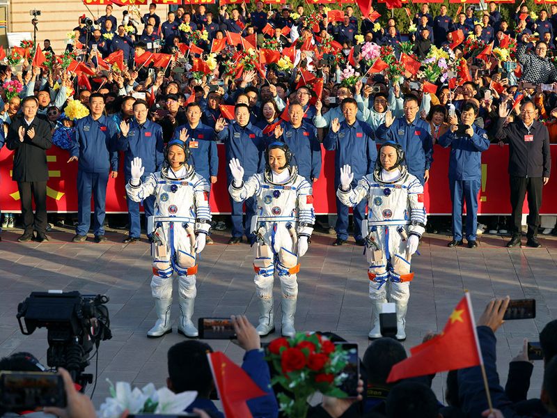 20231026 chinese astronauts