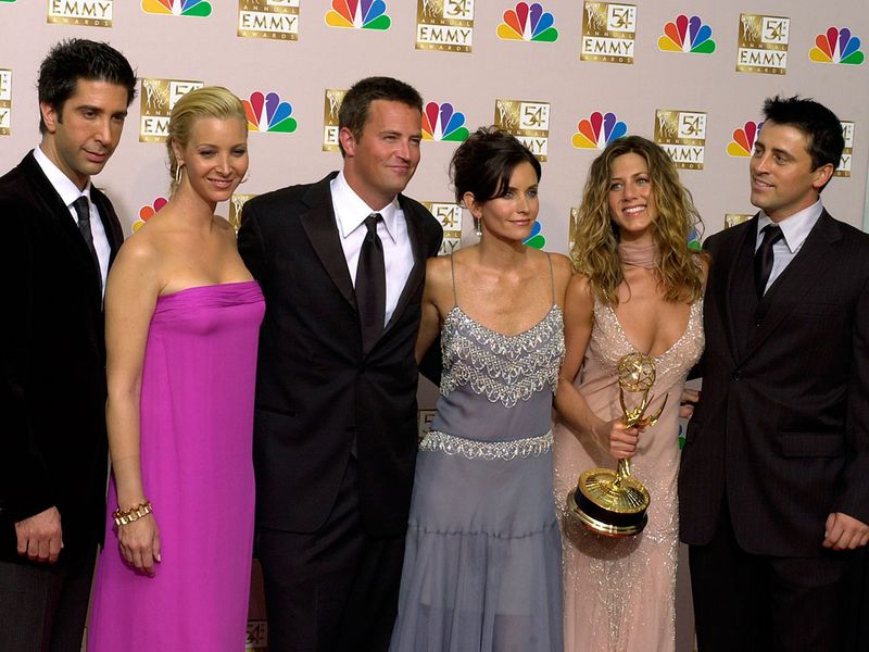 David Schwimmer, Lisa Kudrow, Matthew Perry, Courteney Cox, Jennifer Aniston and Matt LeBlanc pose after 