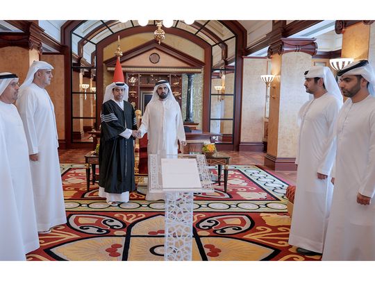 Dubai Ruler with new members of Dubai Judicial Authority