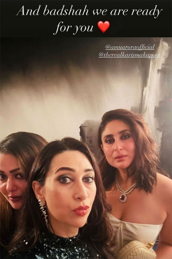 Amrita Arora and the Kapoor sisters happily posed for a selfie.