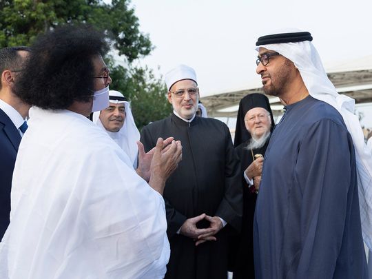 Sheikh-Mohamed-bin-Zayed-Al-Nahyan,-President-of-the-United-Arab-Emirates-(R),-speaks-with-a-participant-of-the-Global-Faith-Leaders’-Summit-on-Climate-Action,-during-a-Sea-Palace-barza.-1699379122511