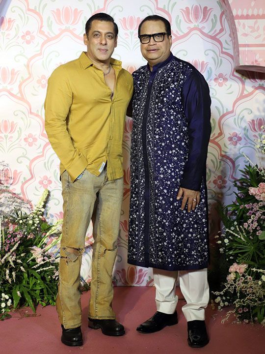Mumbai: Actor Salman Khan poses for photos at the pre-Diwali party hosted by film producer Ramesh Taurani, in Mumbai, Tuesday night, Nov. 7, 2023. 