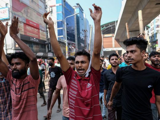 Bangladeshi garment workers protest