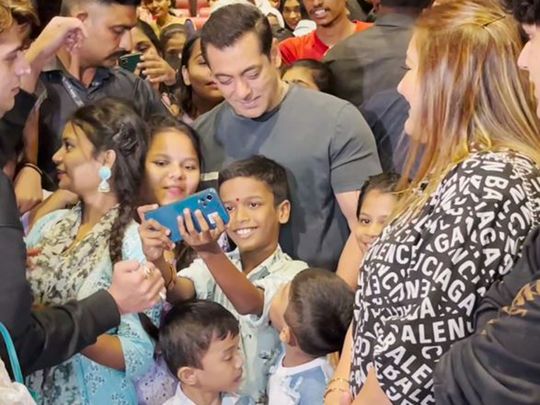 Salman Khan with children.