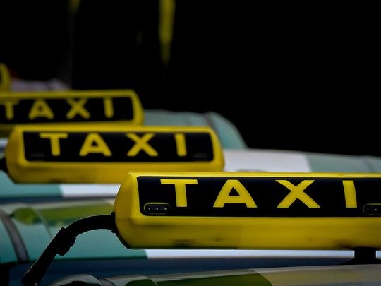STOCK Dubai Taxi / Taxis