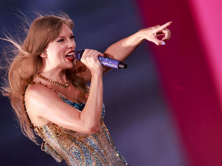 Classes on celebrities like Taylor Swift, Rick Ross engage new