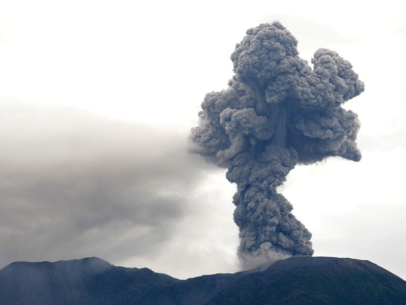Indonesia_Volcano_Eruption_40559--b1fa7