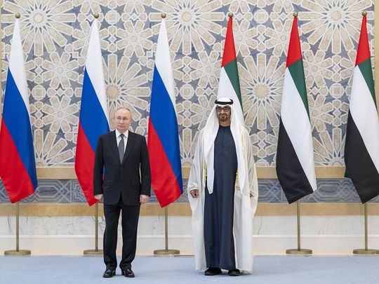 President His Highness Sheikh Mohamed bin Zayed Al Nahyan (right) and Russian President Vladimir Putin