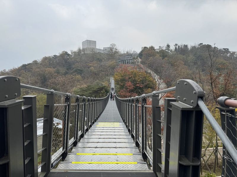 According to Visit Korea’s official website, the mountain is where North and South Korea engaged in a fierce battle at the end of the Korean War. After the battle, Korea was divided into two nations. From the peak, an open view of North Korean territory unfolds below, and visitors can see South Korean territory as far as Songhaksan Mountain in Chungcheongnam-do. Since the peak is still a restricted area, visitors must present their passports to enter. 